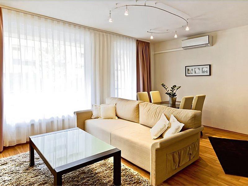 Corvin Lux Aparthotel Budapest Exterior foto