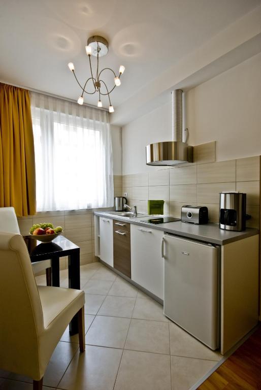 Corvin Lux Aparthotel Budapest Exterior foto
