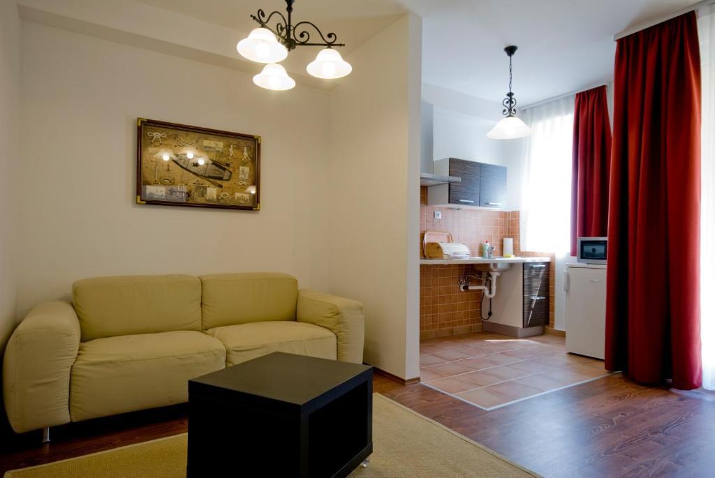 Corvin Lux Aparthotel Budapest Exterior foto