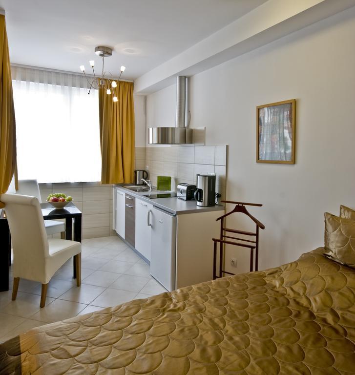 Corvin Lux Aparthotel Budapest Exterior foto