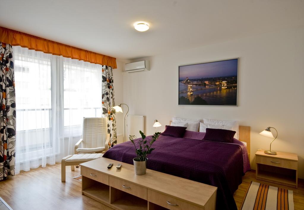 Corvin Lux Aparthotel Budapest Exterior foto