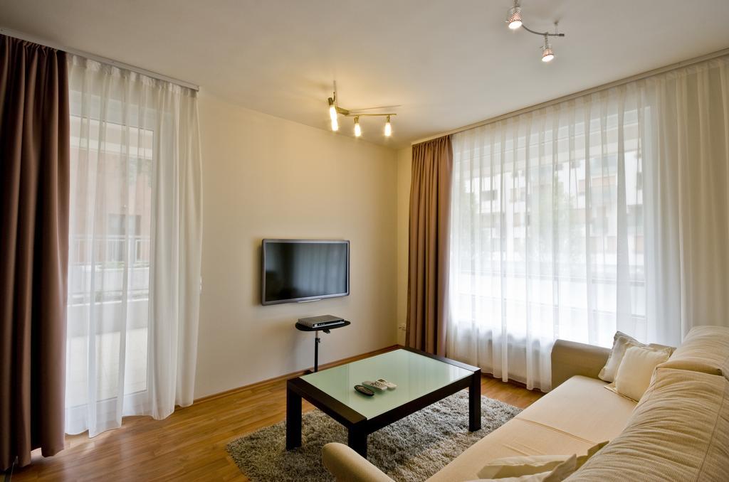 Corvin Lux Aparthotel Budapest Exterior foto