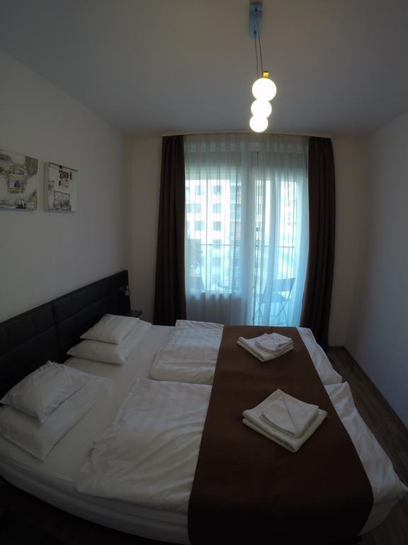 Corvin Lux Aparthotel Budapest Exterior foto