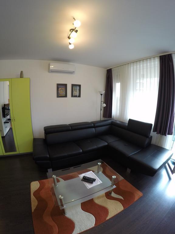 Corvin Lux Aparthotel Budapest Exterior foto