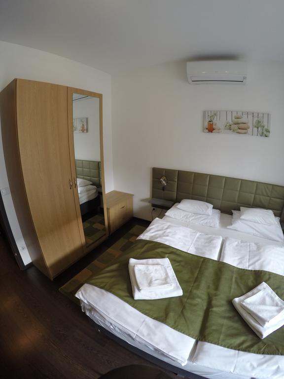 Corvin Lux Aparthotel Budapest Habitación foto