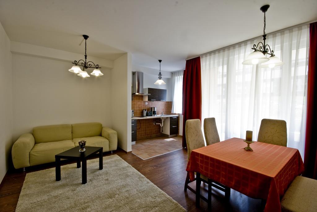 Corvin Lux Aparthotel Budapest Exterior foto