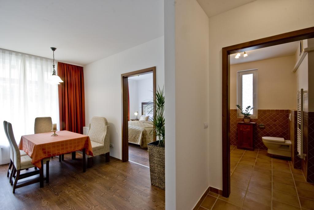 Corvin Lux Aparthotel Budapest Exterior foto